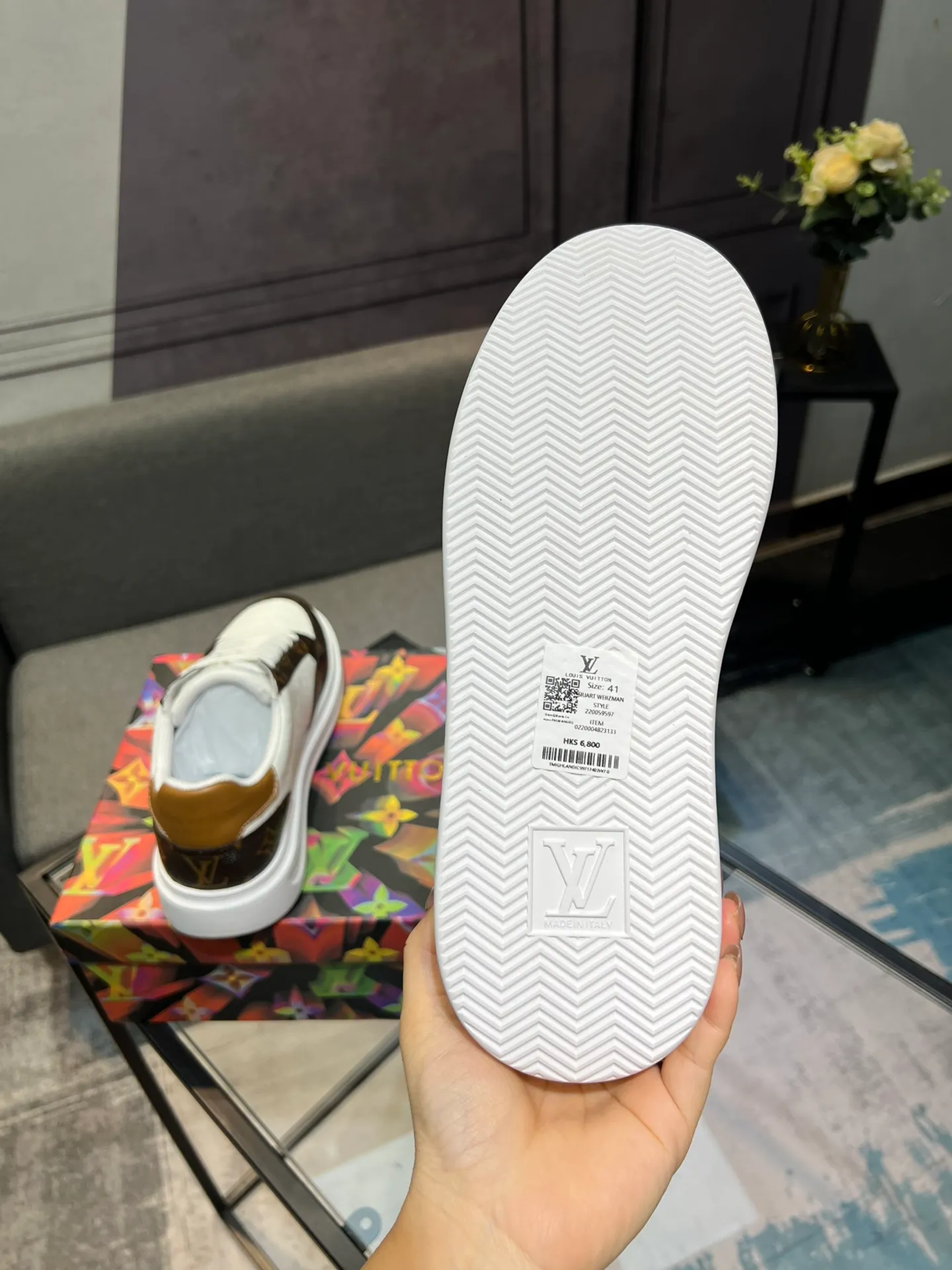 Men's Men's Shoes 💰540 LV Louis Vuitton. The latest fashionable casual shoes are popular in physical stores. The new spring and summer comfortable imported custom patent leather plus cowhide, cowhide mesh, and unique jacquard fabric element design. With sheepskin lining, Lv original base, [sun][sun] high-end packaging and high quality💪Details determine quality, welcome to compare🇮🇹Code number 38-44, 45 can be customized